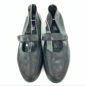 Natural sport flats 8.5 N black leather sticky strap maryjanes vintage 80s 90s